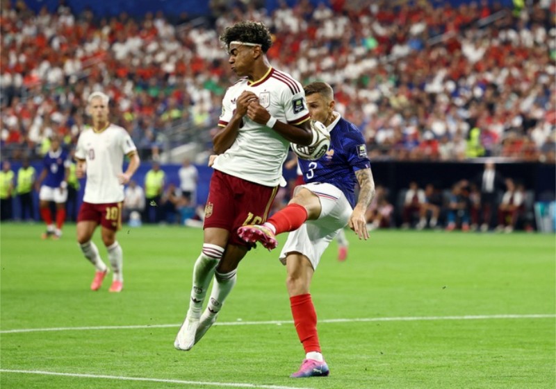 Les Bleus bất lực trước La Roja